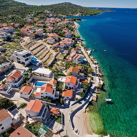 Apartments Bisernica-With Pool Ražanj 외부 사진