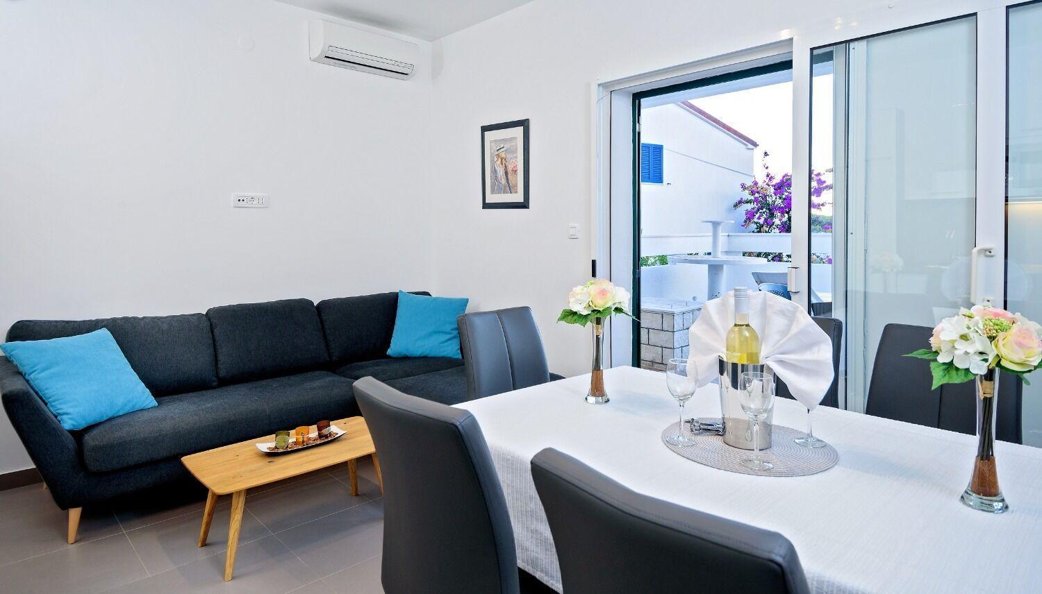 Apartments Bisernica-With Pool Ražanj 외부 사진