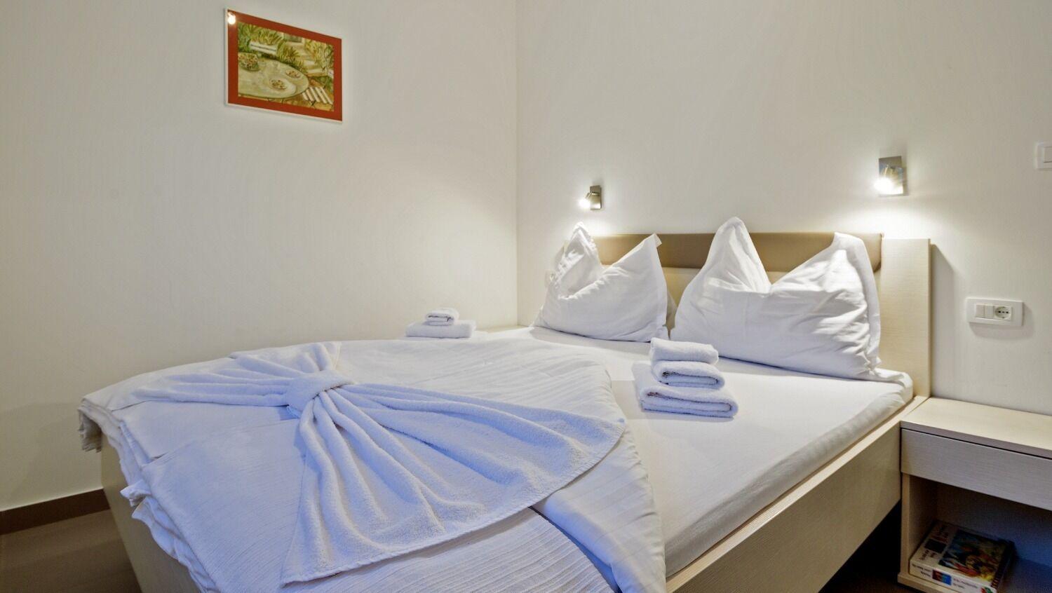 Apartments Bisernica-With Pool Ražanj 외부 사진