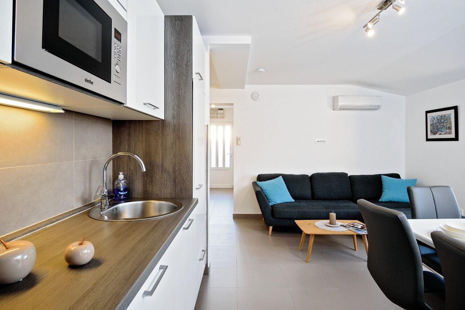 Apartments Bisernica-With Pool Ražanj 외부 사진