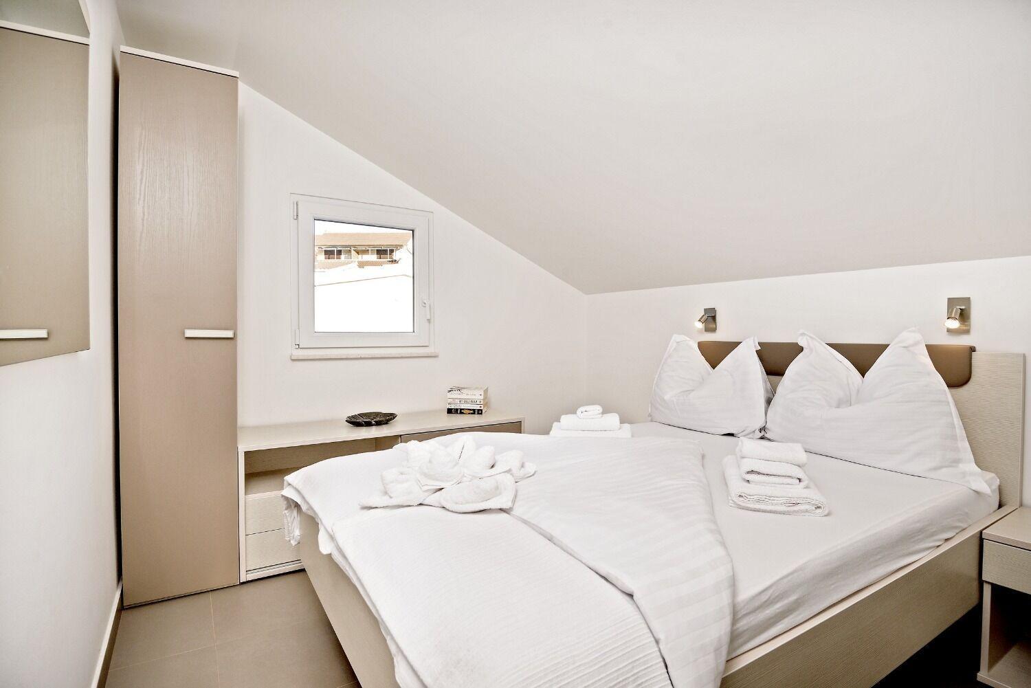 Apartments Bisernica-With Pool Ražanj 외부 사진