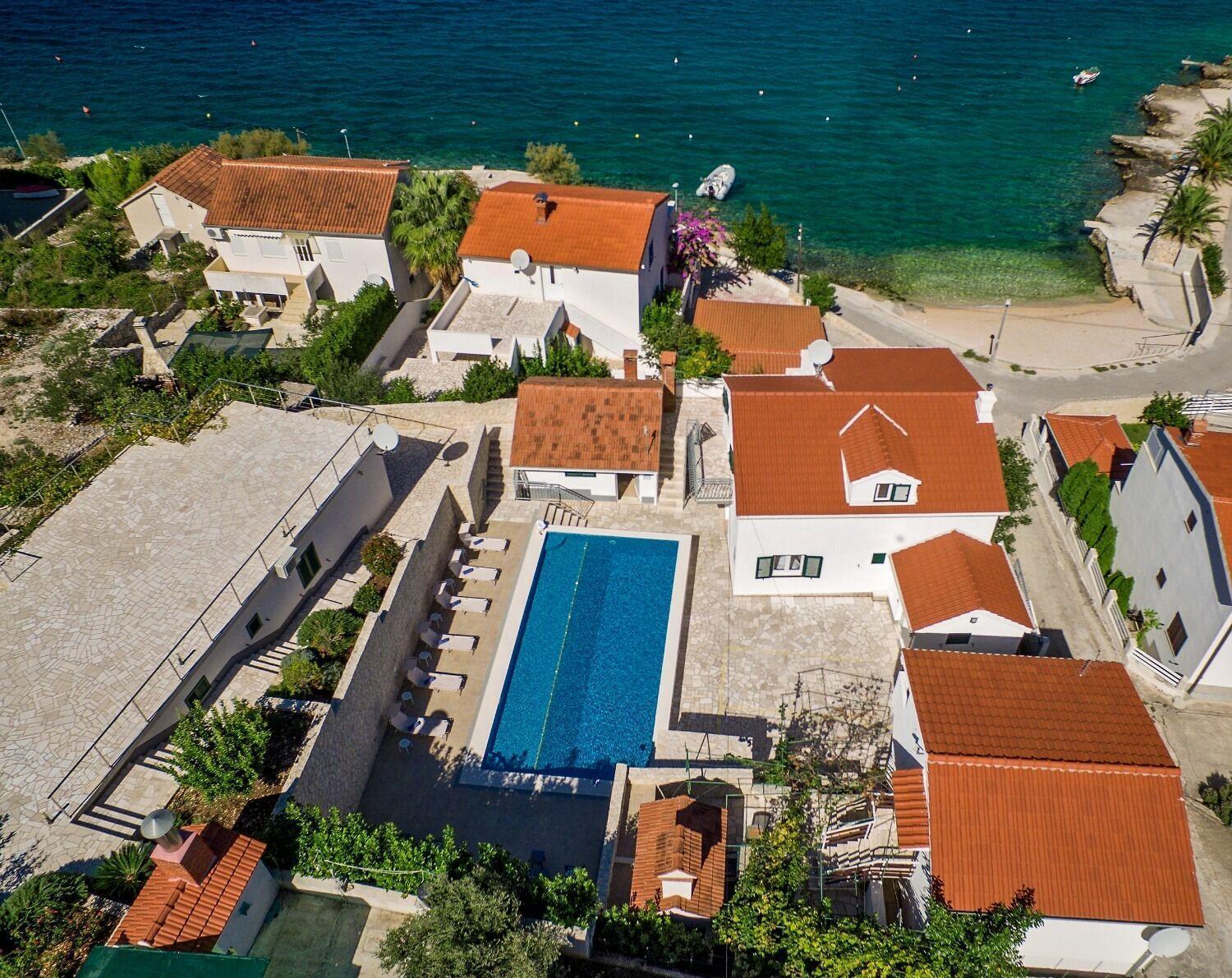 Apartments Bisernica-With Pool Ražanj 외부 사진
