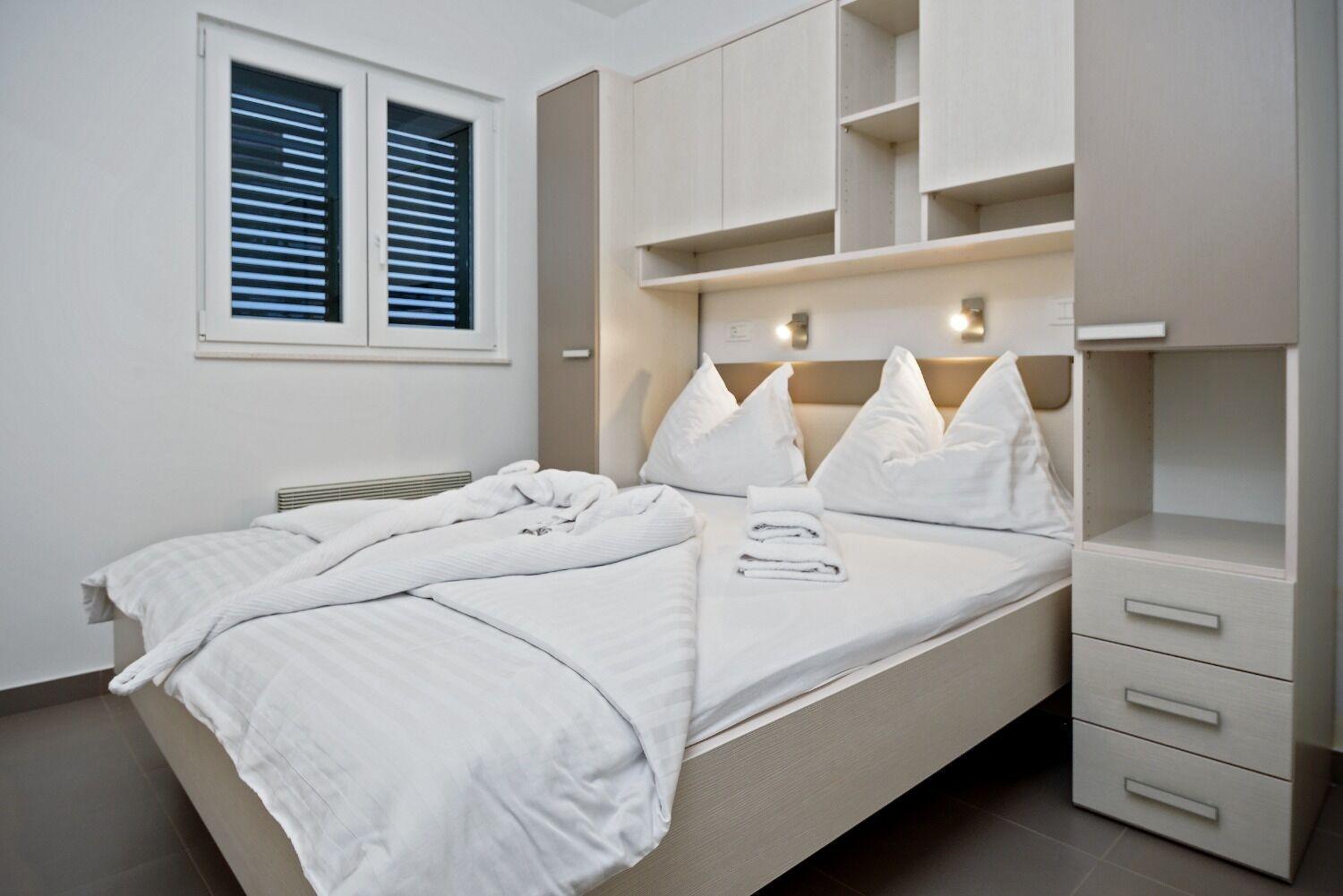Apartments Bisernica-With Pool Ražanj 외부 사진