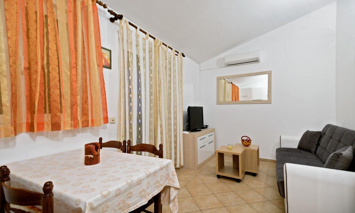 Apartments Bisernica-With Pool Ražanj 외부 사진