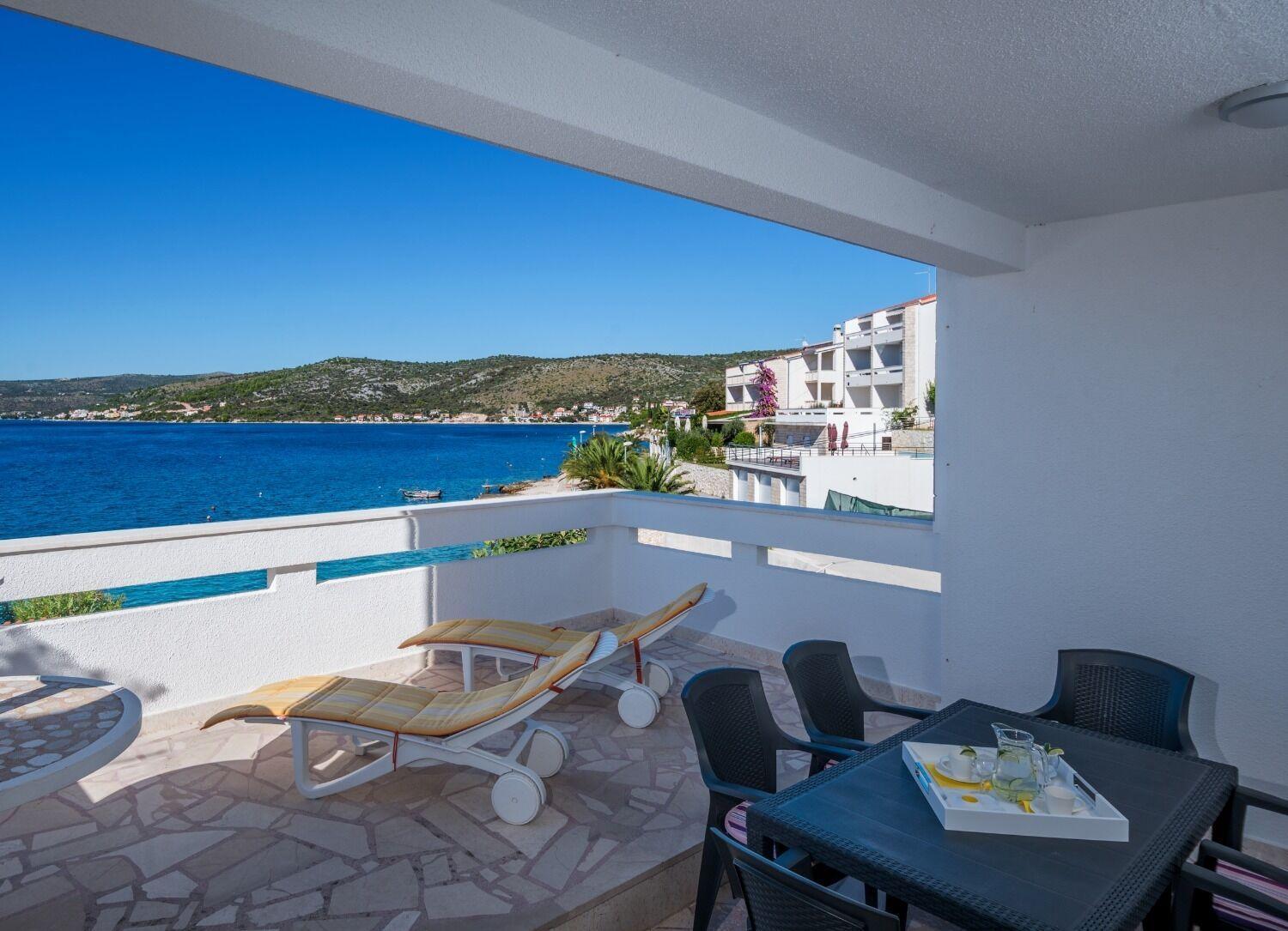 Apartments Bisernica-With Pool Ražanj 외부 사진