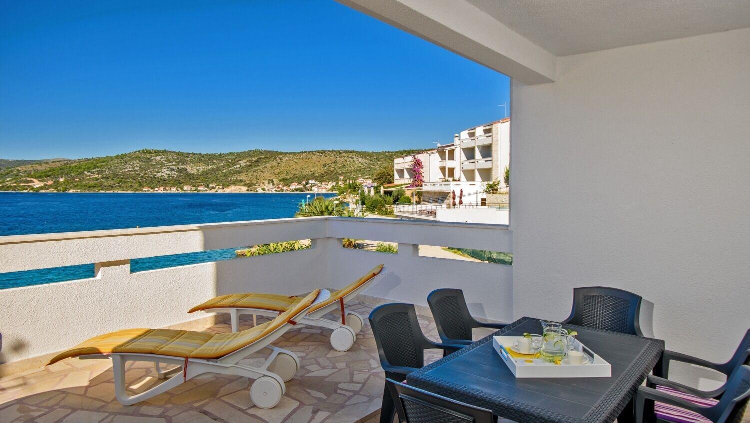 Apartments Bisernica-With Pool Ražanj 외부 사진