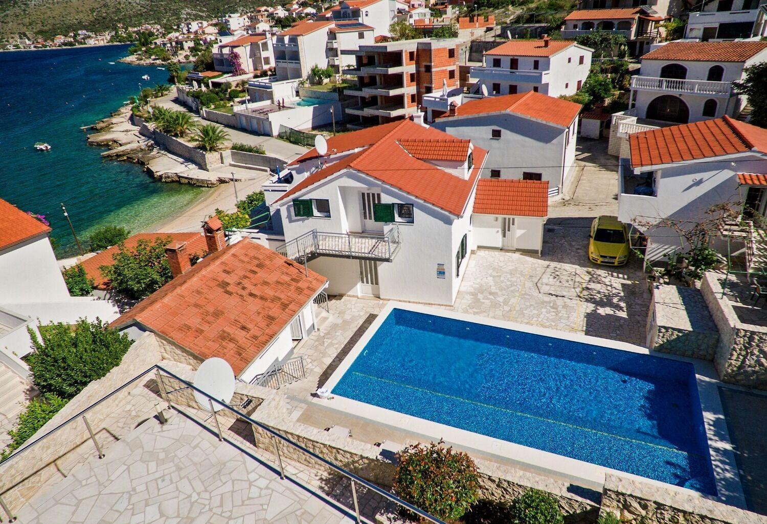 Apartments Bisernica-With Pool Ražanj 외부 사진