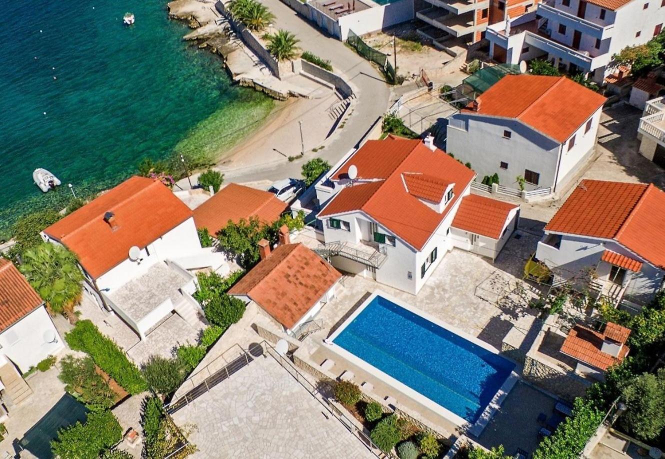 Apartments Bisernica-With Pool Ražanj 외부 사진
